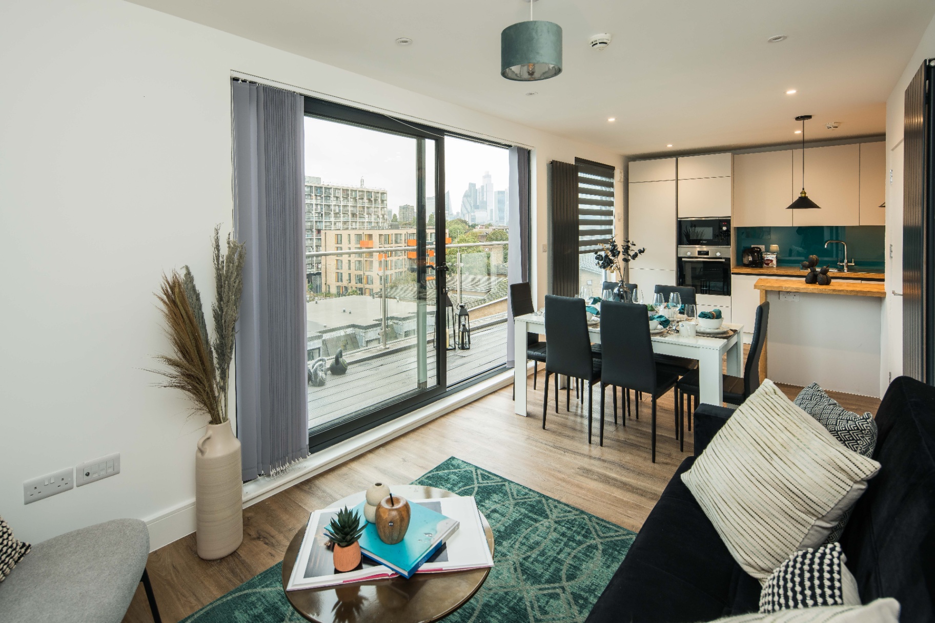 Shoreditch  Portfolio staging detail 1