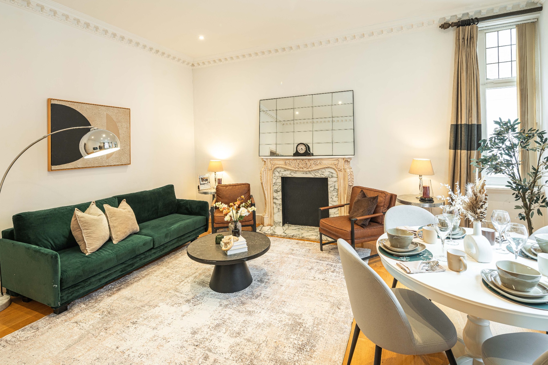 Kensington  staging detail 1