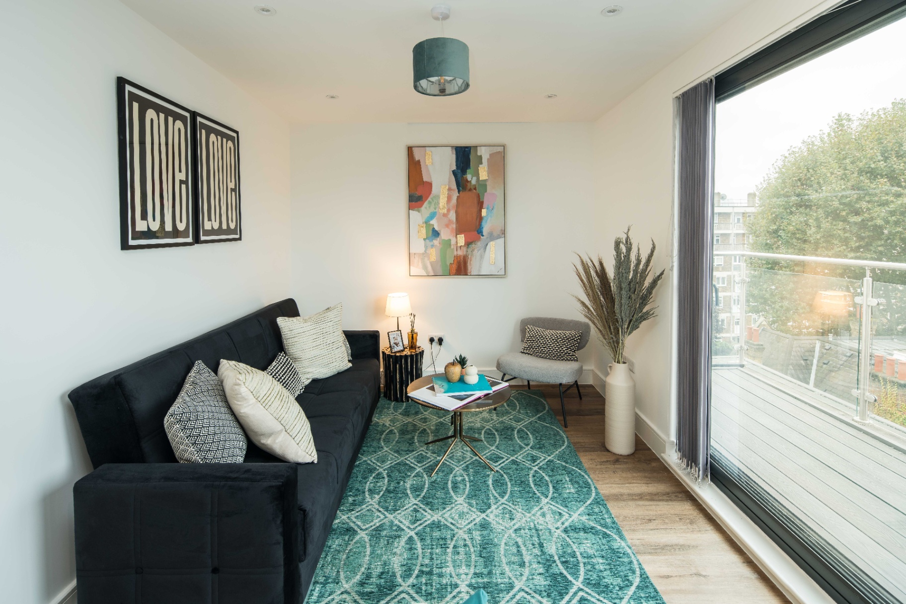 Shoreditch  Portfolio staging detail 2
