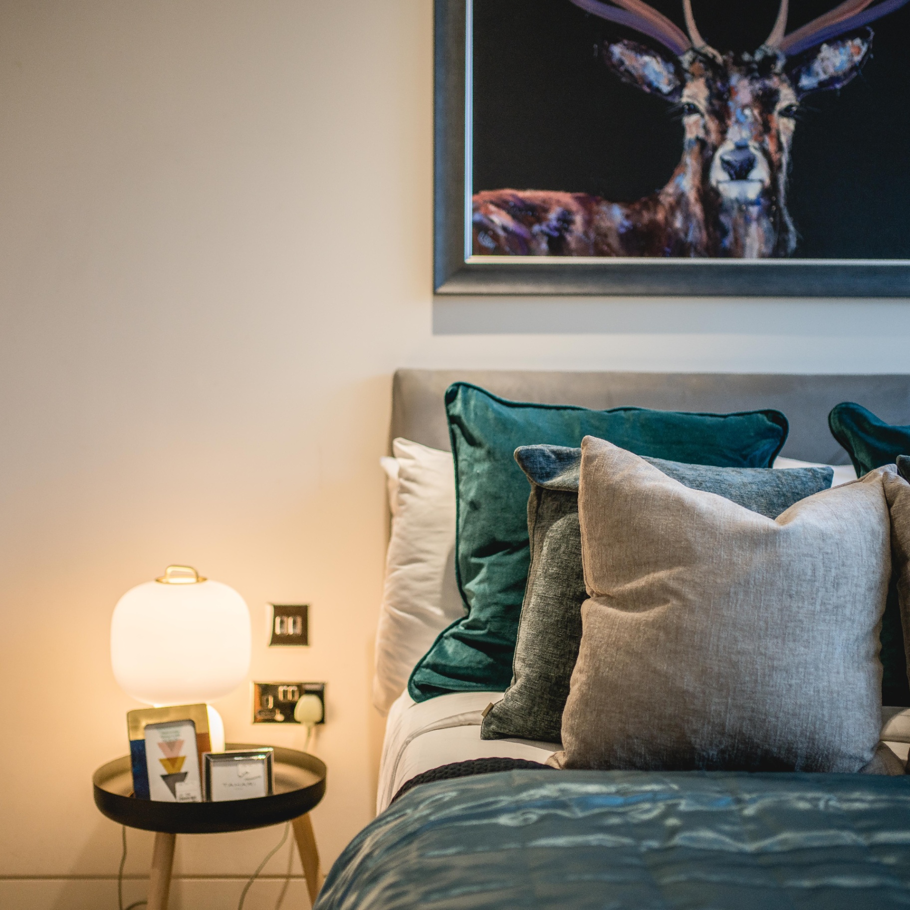 SA London Apartment staging detail 3